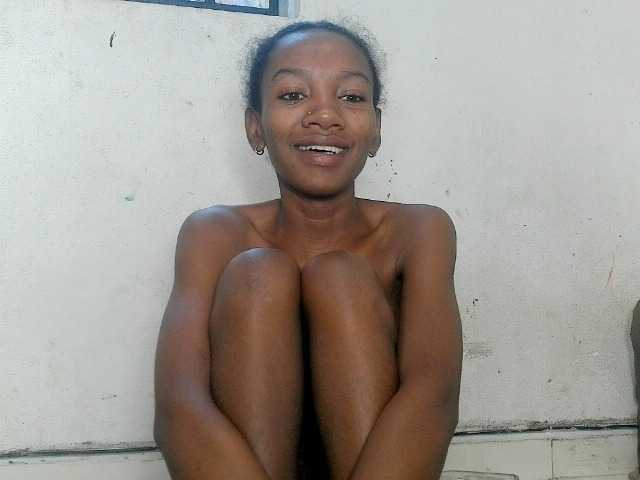 Claudiaah live cam on BongaCams