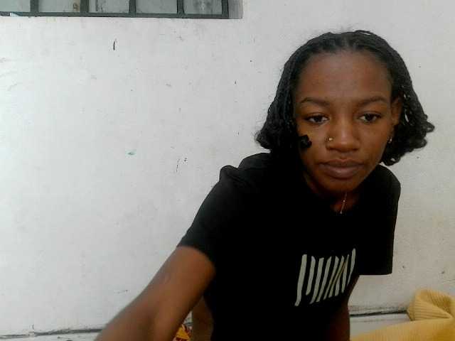 Claudiaah live cam