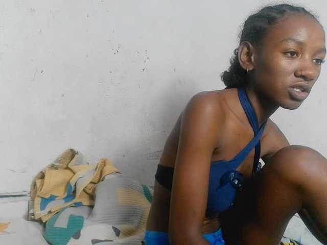 Claudiaah live cam on BongaCams