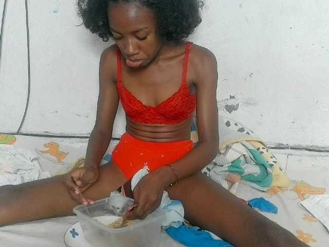 Claudiaah live cam on BongaCams