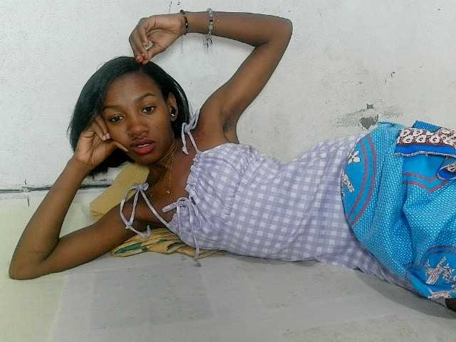 Claudiaah live cam on BongaCams