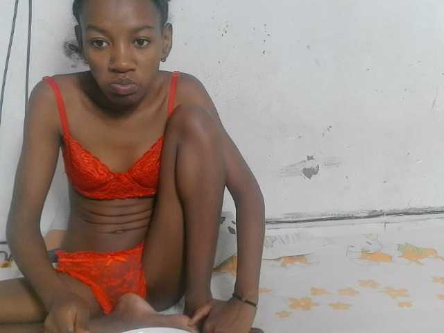 Claudiaah live cam on BongaCams