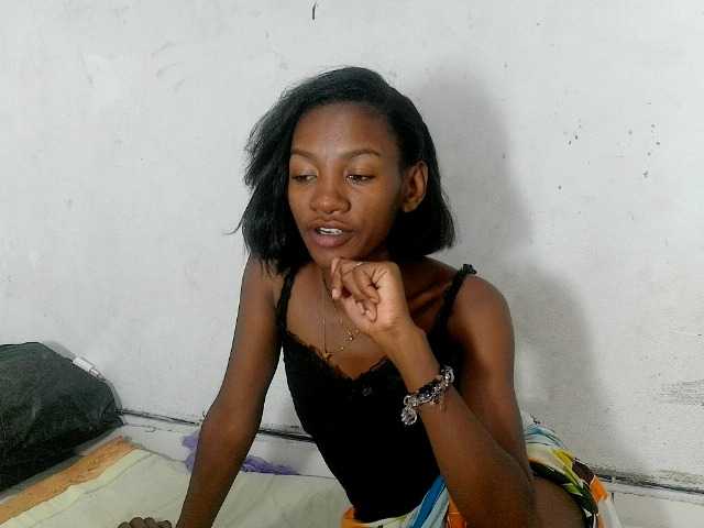 Claudiaah live cam on BongaCams