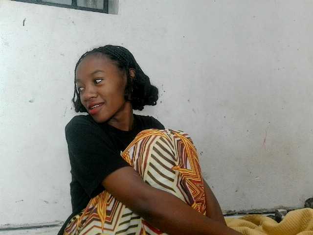 Claudiaah live cam on BongaCams