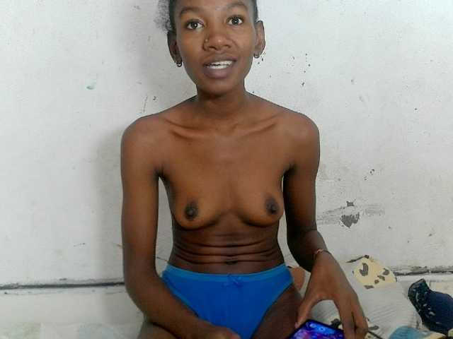 Claudiaah live cam on BongaCams