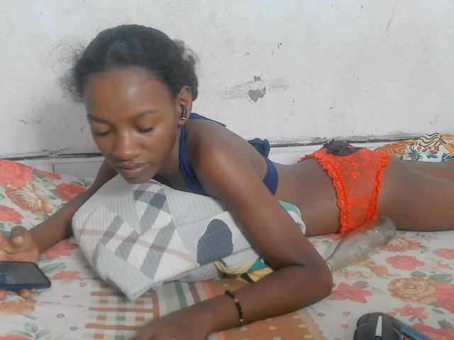 Claudiaah live cam on BongaCams