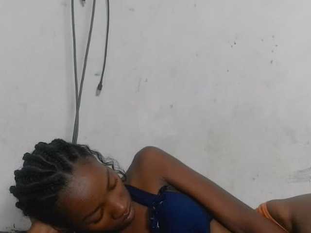 Claudiaah live cam on BongaCams