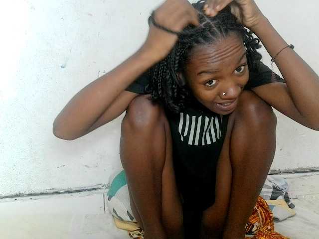 Claudiaah live cam on BongaCams