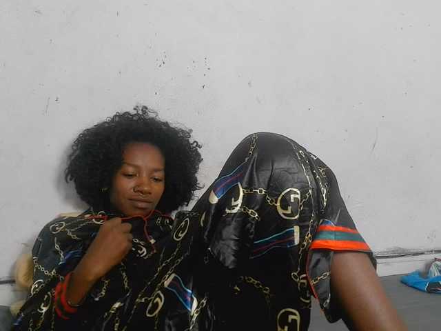 Claudiaah live cam on BongaCams