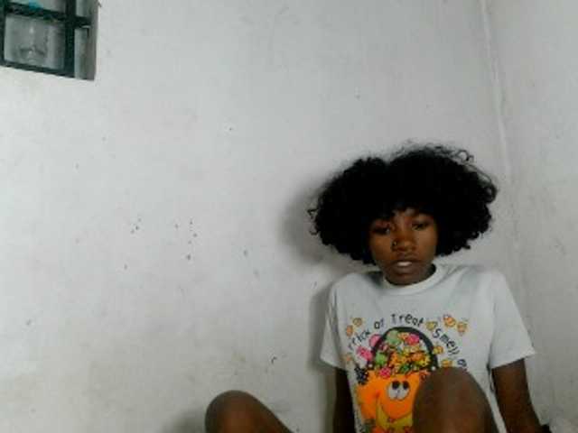 Claudiaah live cam on BongaCams