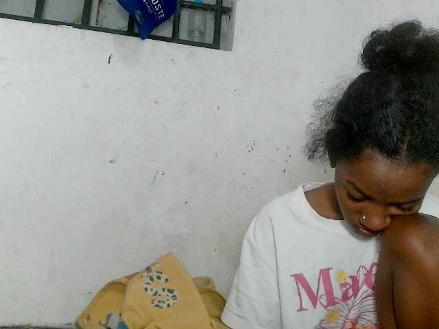 Claudiaah live cam on BongaCams