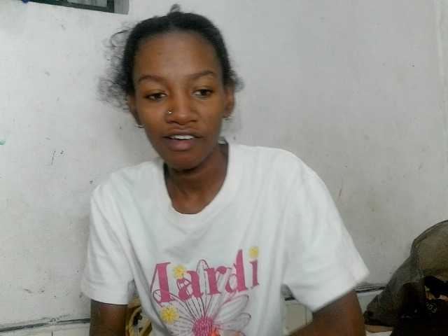Claudiaah live cam on BongaCams
