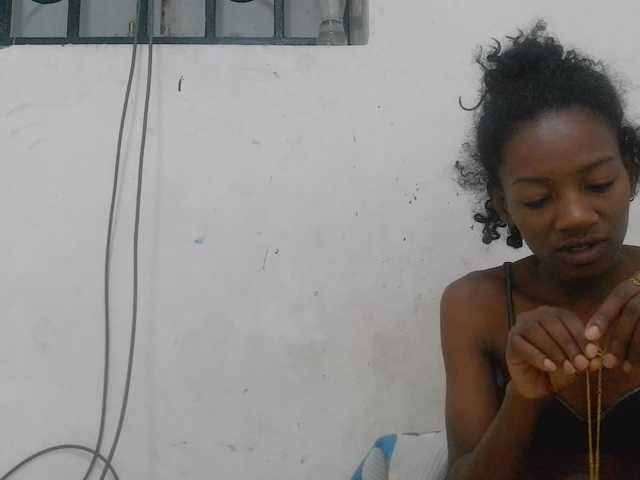 Claudiaah live cam on BongaCams