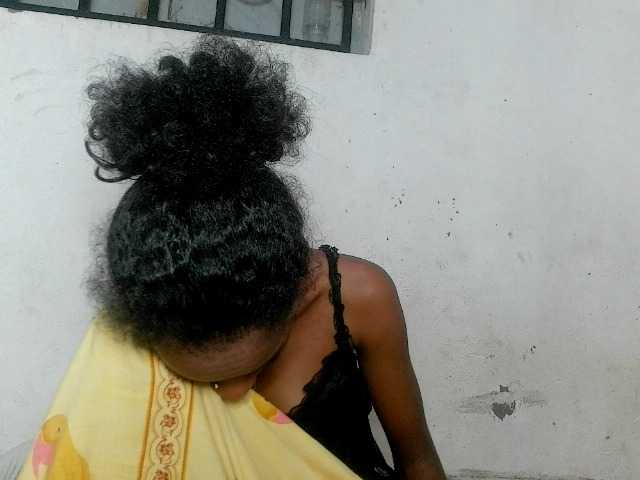 Claudiaah live cam on BongaCams