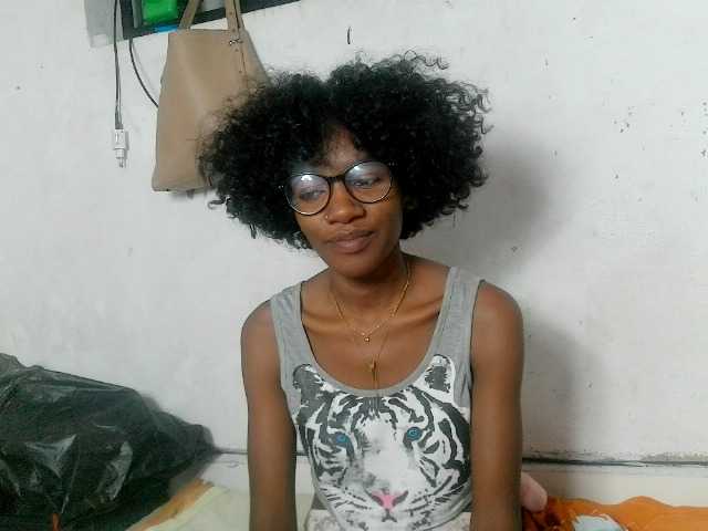 Claudiaah live cam on BongaCams