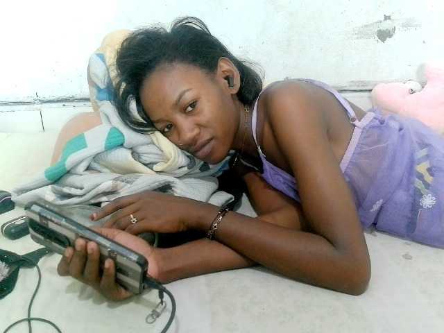 Claudiaah live webcam show