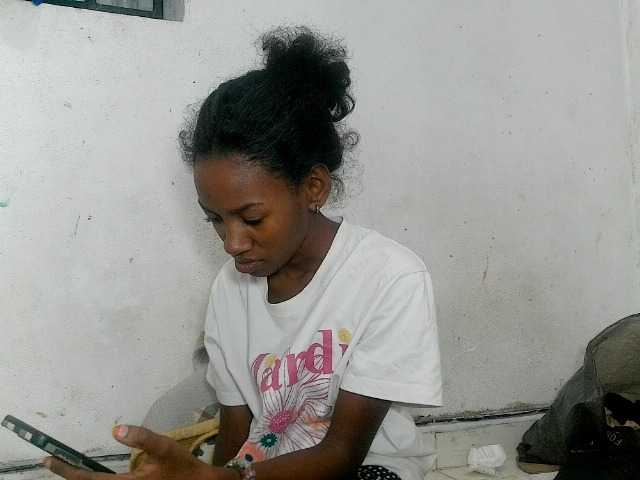 Claudiaah live cam on BongaCams