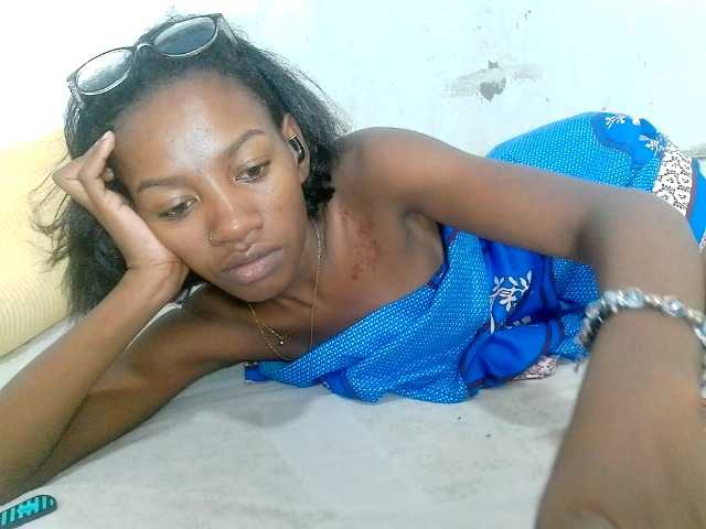 Claudiaah live cam on BongaCams