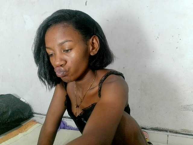 Claudiaah live cam on BongaCams