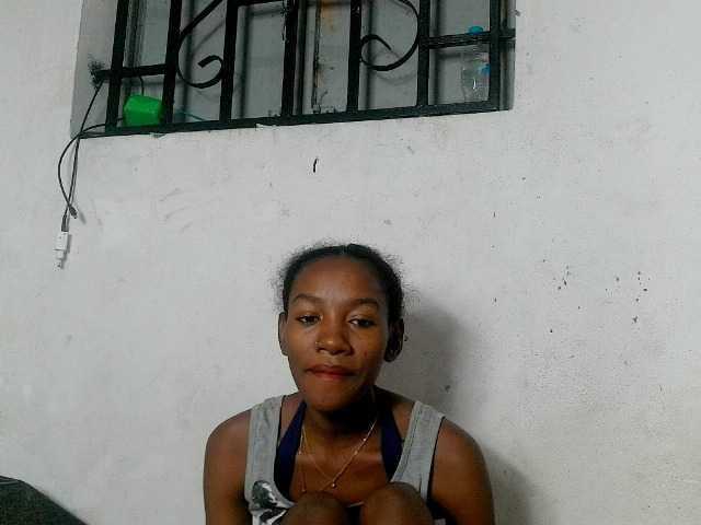 Claudiaah live webcam show