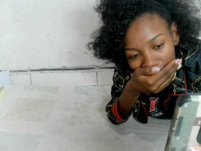Claudiaah live cam on BongaCams