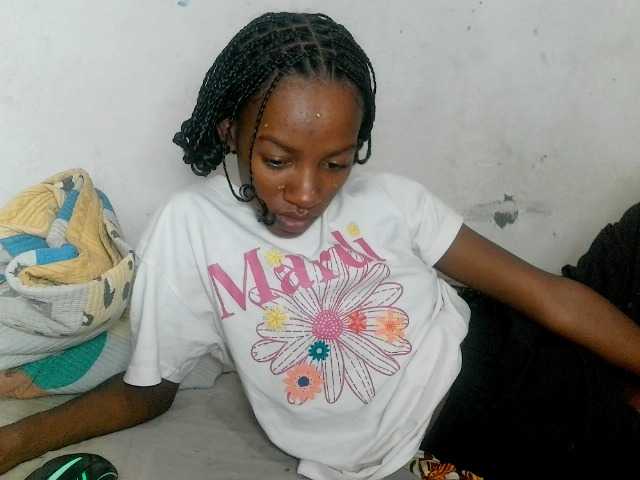 Claudiaah live cam on BongaCams