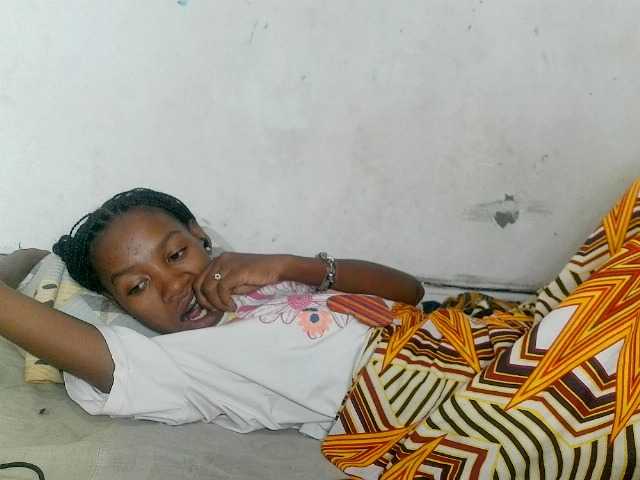 Claudiaah live cam on BongaCams