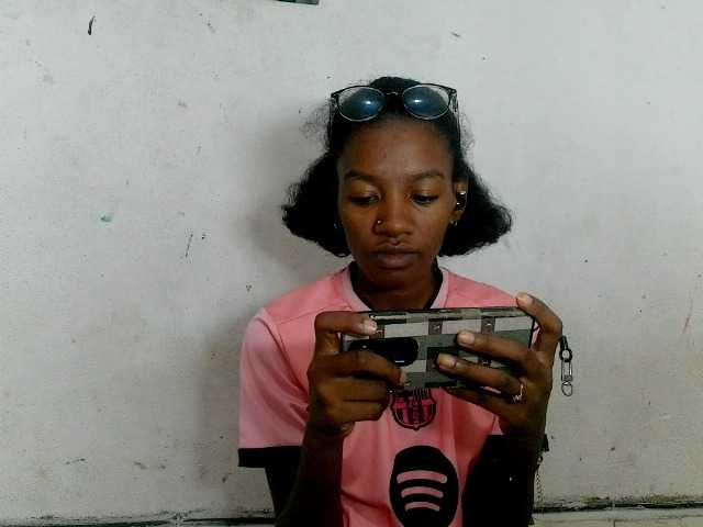 Claudiaah live cam on BongaCams