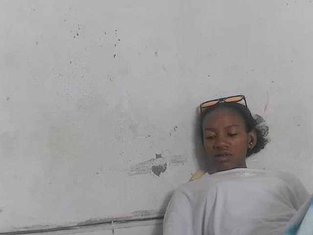 Claudiaah live cam on BongaCams