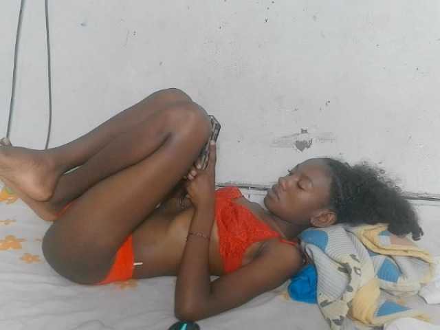 Claudiaah live cam on BongaCams