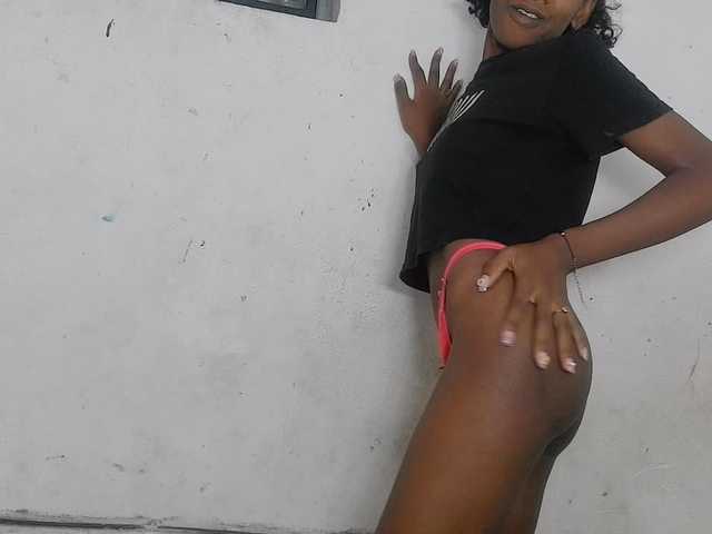 Claudiaah live cam on BongaCams