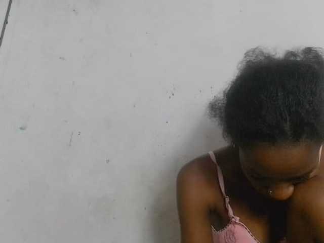 Claudiaah, en directo ahora en BongaCams