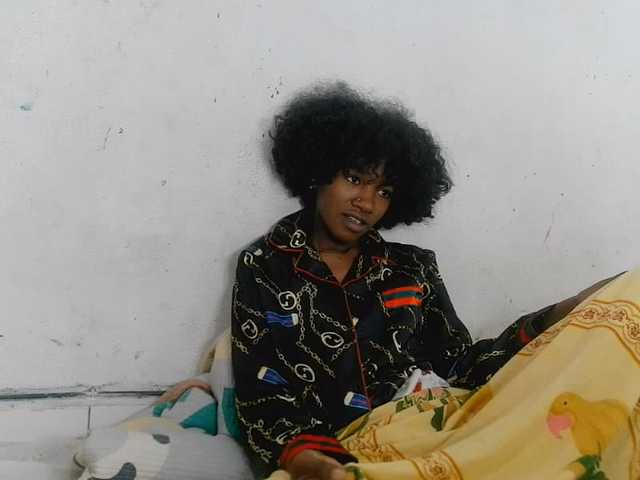 Claudiaah live cam on BongaCams
