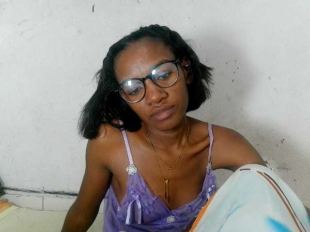 Claudiaah live cam on BongaCams