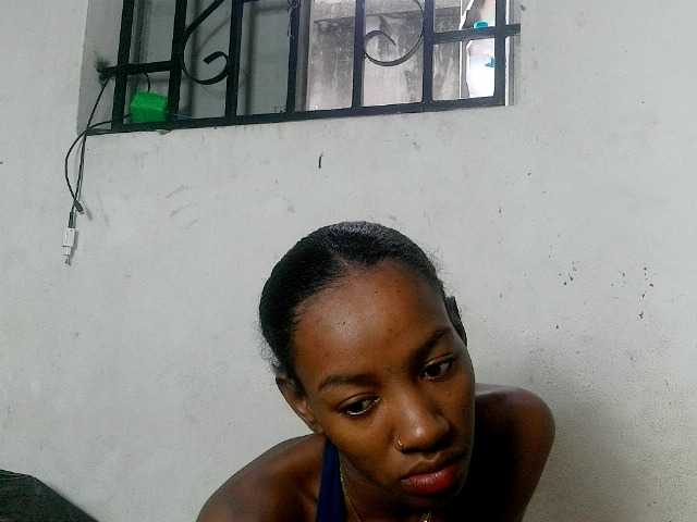 Claudiaah live cam on BongaCams