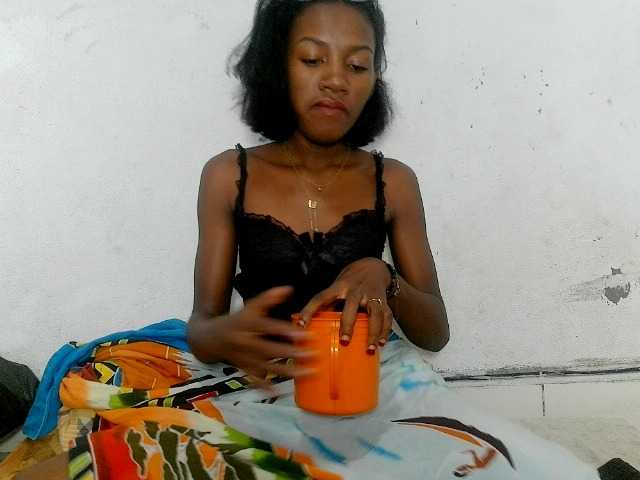Claudiaah live cam on BongaCams