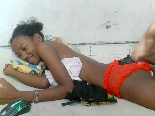 Claudiaah live cam on BongaCams