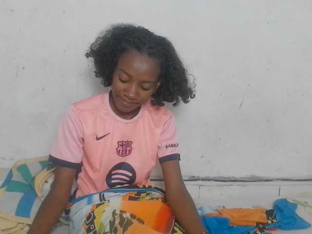 Claudiaah live cam on BongaCams