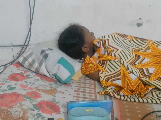 Claudiaah live cam preview