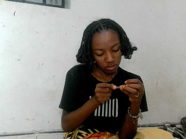 Claudiaah live cam on BongaCams