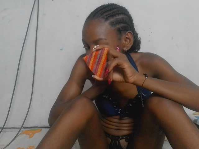 Claudiaah live cam on BongaCams