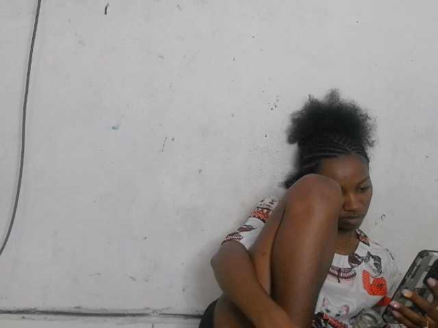 Claudiaah live cam on BongaCams