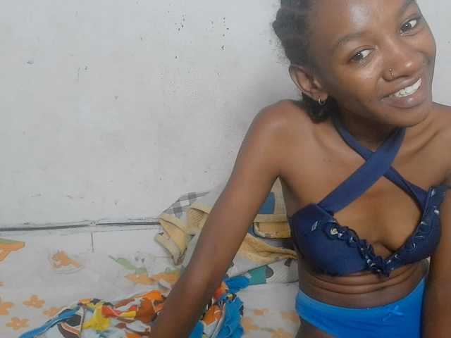 Claudiaah live cam on BongaCams