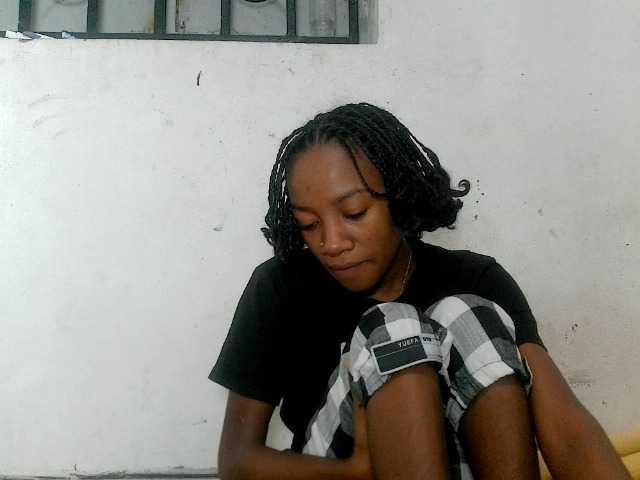Claudiaah live cam on BongaCams