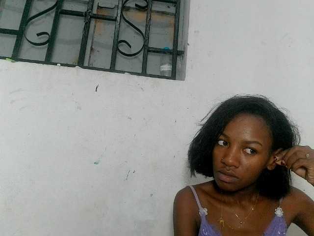 Claudiaah live cam on BongaCams
