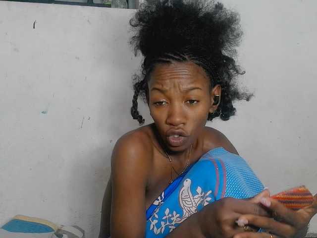 Claudiaah live cam on BongaCams
