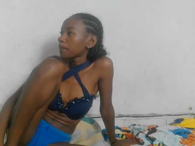 Claudiaah live cam on BongaCams