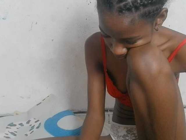 Claudiaah live cam on BongaCams