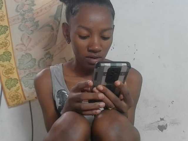 Claudiaah live cam on BongaCams