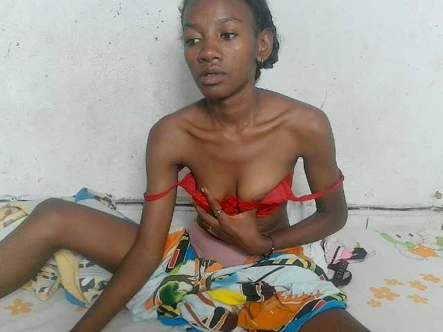 Claudiaah live cam on BongaCams